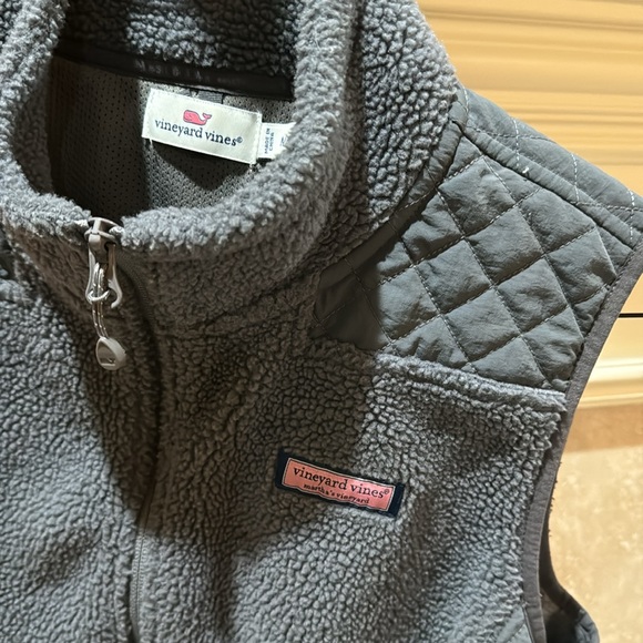 Women’s Vineyard Vines Gray Mixed Media Sherpa Vest Sz M $30 - Picture 3 of 7